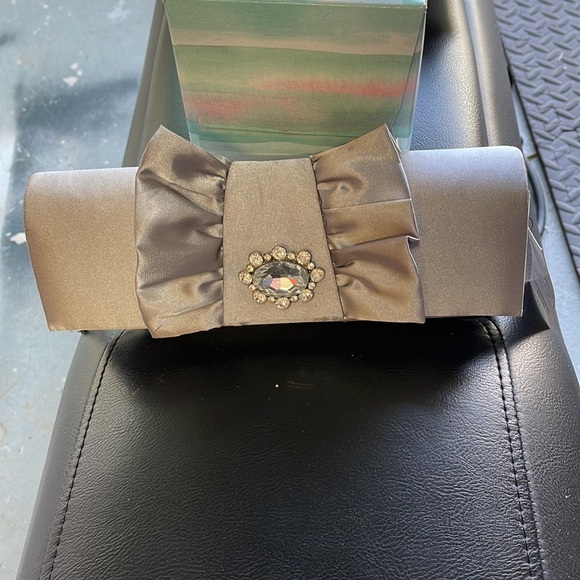 Sasha HandBag Purse with Ruffles and Gems - Picture 4 of 8